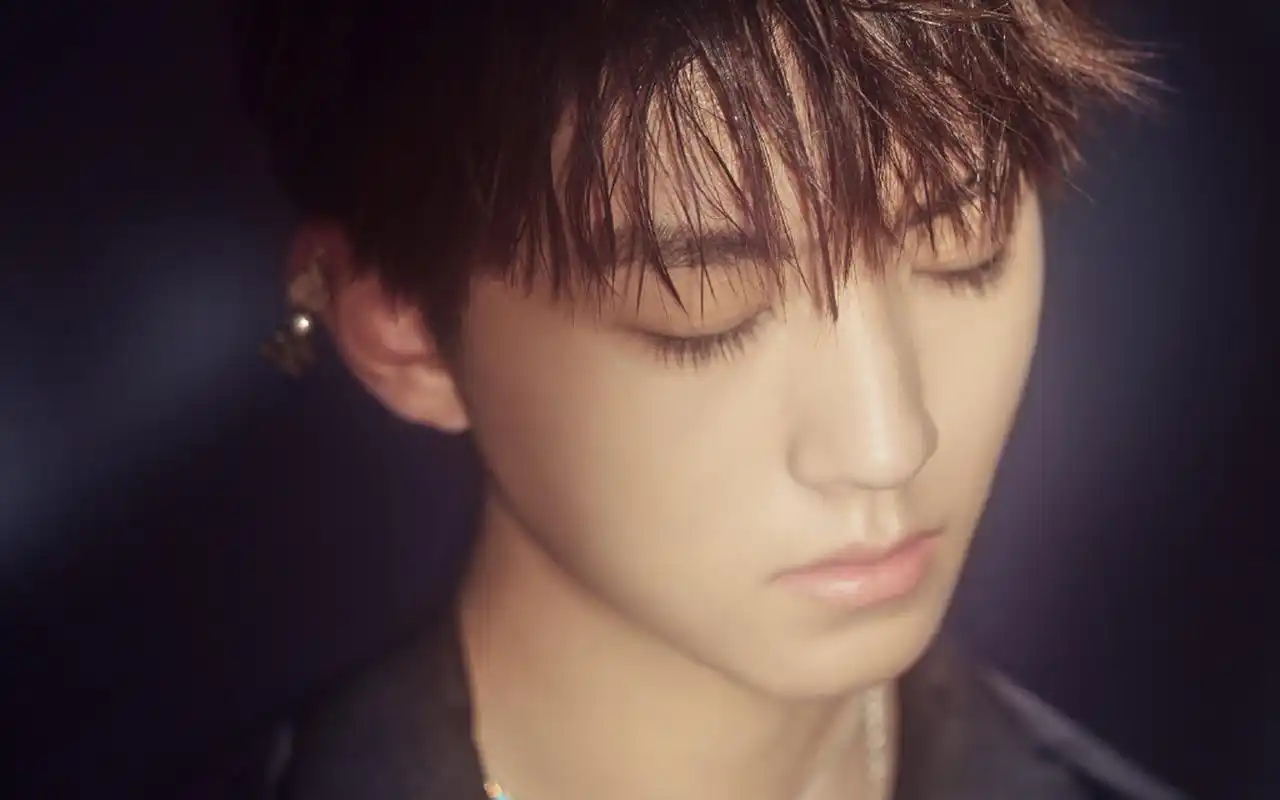 王俊凯帅气写真图片桌面壁纸