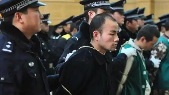 死刑犯被押赴刑场时是一种什么状态? - 石塘网