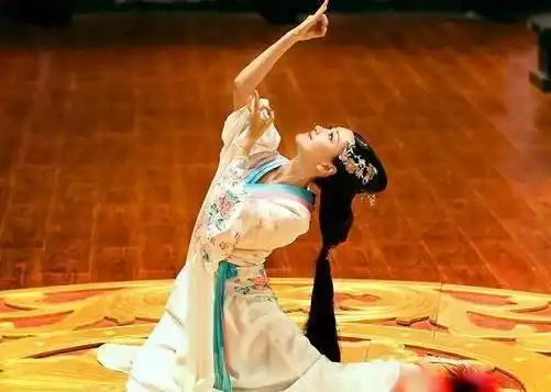 古装剧里跳舞的5位女星,赵丽颖垫底,第一美的倾国倾城!