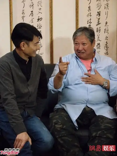 刘德华助阵洪金宝新戏 两人合影曝光