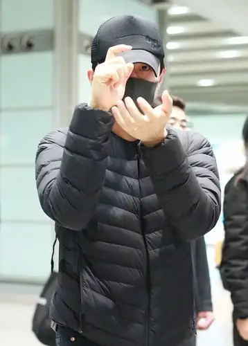 跑男团回京邓超玩空气相机拍baby 宋祖儿这次打扮竟最时髦!