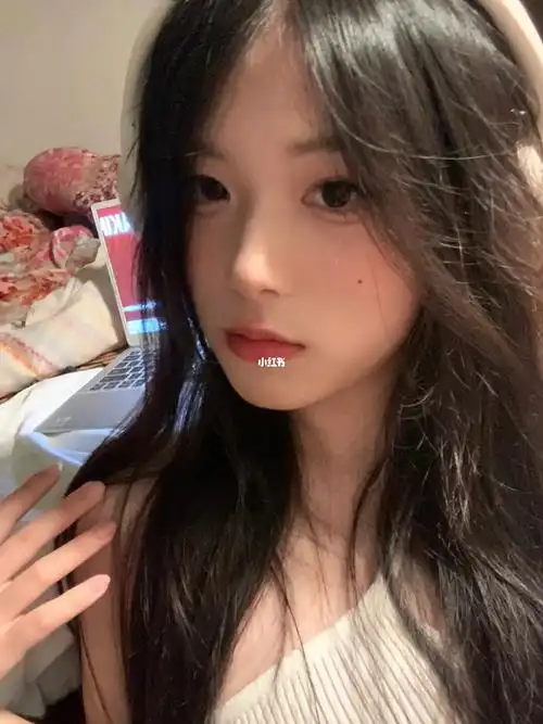 以后不会再发自拍了我偷图那女的把我删了