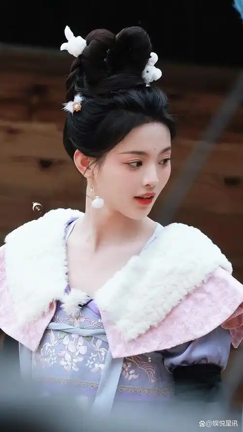 杨超越古装造型曝光玉兔造型仙气飘飘少女感十足