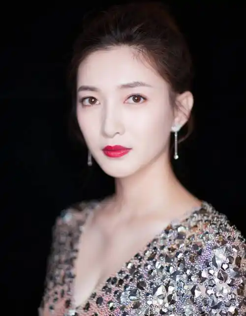 被视为"梦中情人"的四位女明星,个个倾城容貌,气质不凡_时尚_邱淑贞