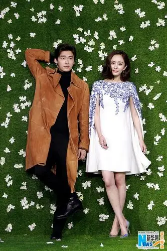 李易峰杨幂合体虐哭单身汪 互赠信物甜蜜爆棚