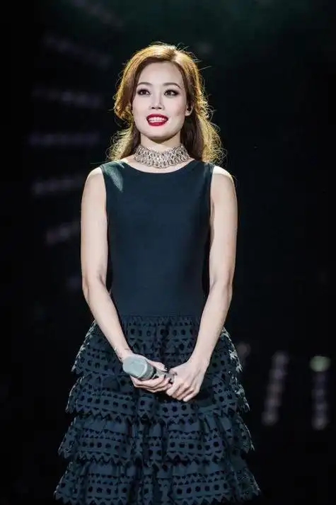 容祖儿春卷,容祖儿春卷事件是什么意思(容祖儿在香港是乐坛一姐)