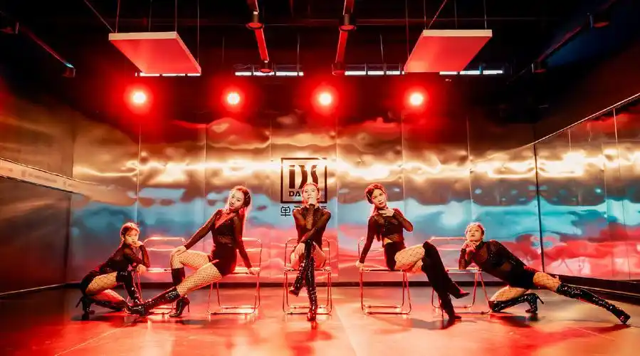 流行舞thereforeiam你喜欢这样的jazz舞吗