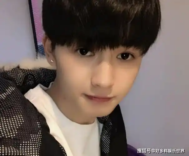 朱正廷双眼皮是怎么回事?儿时照片被曝出力证未整容