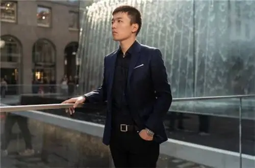 王思聪遇劲敌富二代张康阳身家超500亿或成新一代国民老公