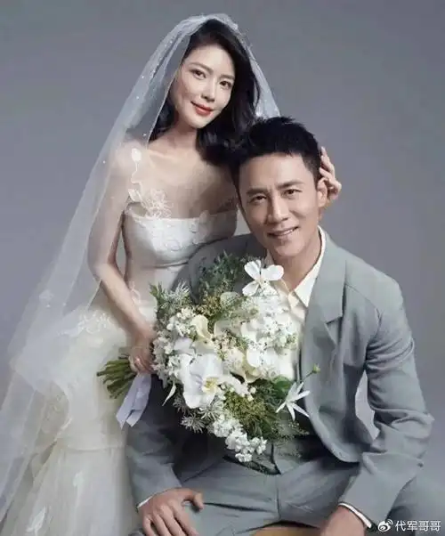 盘点娱乐圈40对明星夫妻婚纱照,哪对最惊艳?