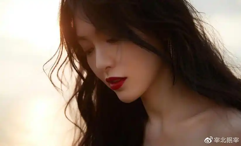 郑爽逃税被调查,多个明星工作室注销,2020年的这个帖子火了