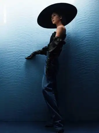 秦岚cosmo12月刊封面##秦岚一刀切短发模版