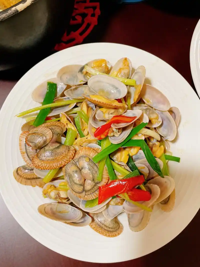 潮汕家常菜 爆炒花甲 清炒空心菜 虾仁粉丝煲 针菜花豆腐汤 家常做法