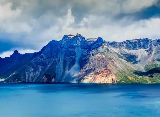 《长白山南坡看天池》——旭日摄影与制作