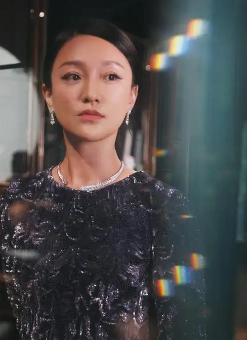 黑纱泪痣大红唇周迅简直满满的高级感