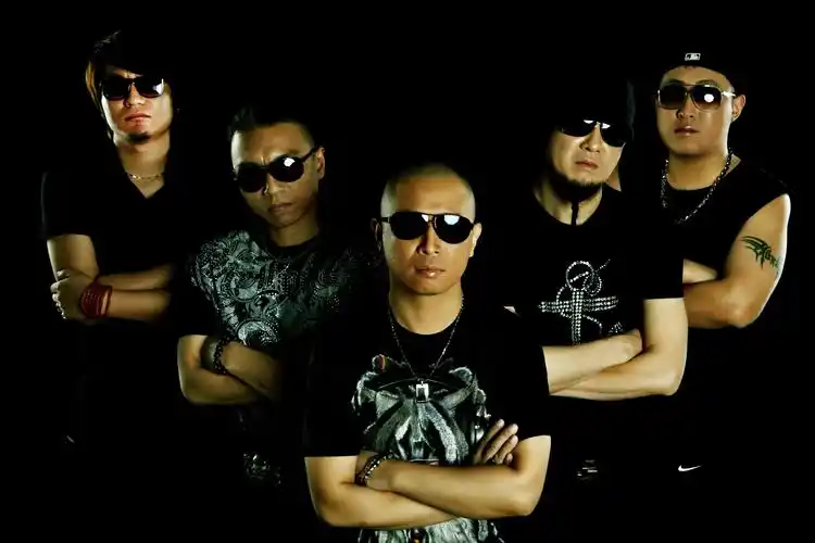 他们的摇滚影响了几代人的音乐方向,他们是中国摇滚不可或缺的存在