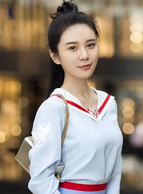 秦杉(中国内地女演员)_尚可名片