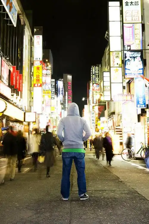 东方人,成年人,一个人,站,竖图,室外,夜晚,运动