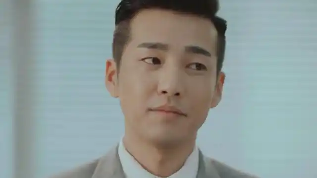 邹廷威毕业于明星班,撞脸赵又廷,在《璀璨》中绽放魅力不输金瀚