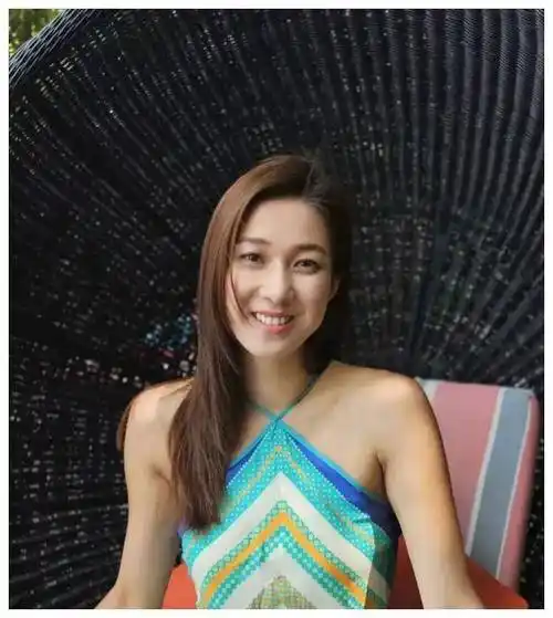 她特别注重饮食健康,每天都要吃足够的蔬菜水果和优质蛋白质,让自己从