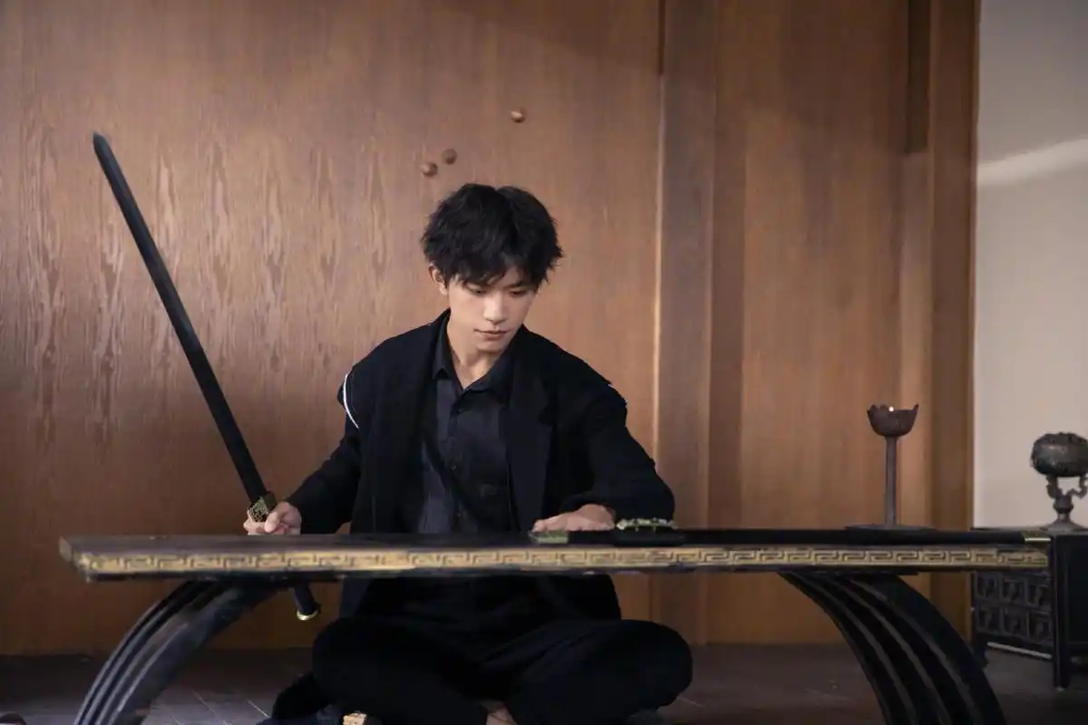 易烊千玺中国风写真眉目如画古风少年意气风发