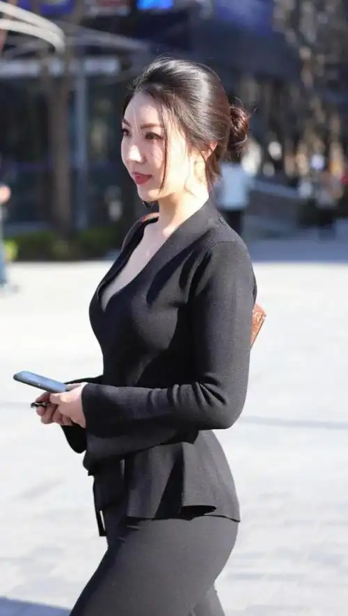 优雅成熟的女人,怎么看都容易惹人醉