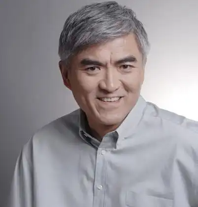 80年代男星演鬼片走红面相很凶却是宠妻狂魔今65岁已成老戏骨