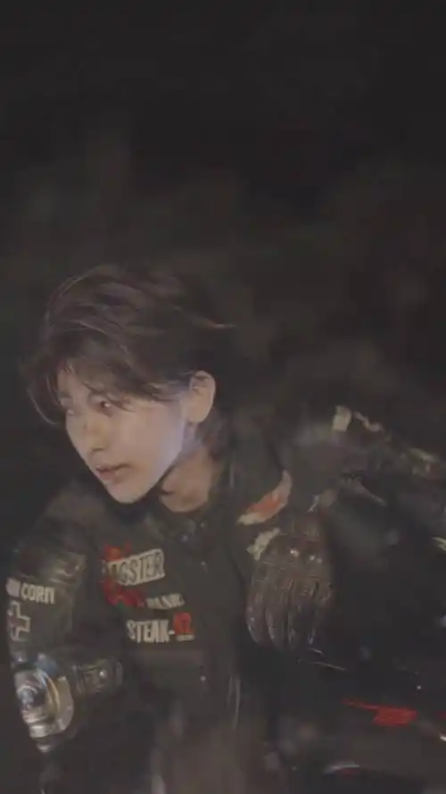 这还是我们认识的蔡徐坤?从漫画型男怎么直接变成了硬汉爷们儿?