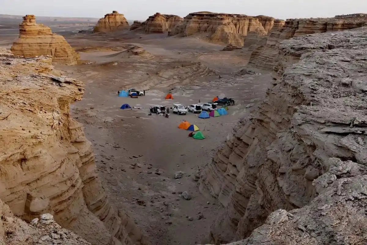 年后罗布泊无人区之旅随拍,出河滩进羊圈子沟,翻黑山大阪,走神 - 抖音