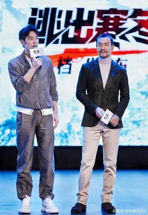 麂皮外套穿不好是灾难?张翰"显老"十岁,张若昀却显少年感