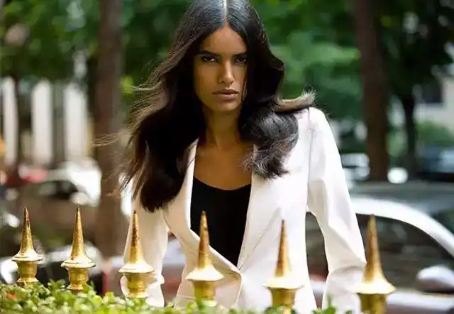 白皮肤:爱情和事业的无奈前提