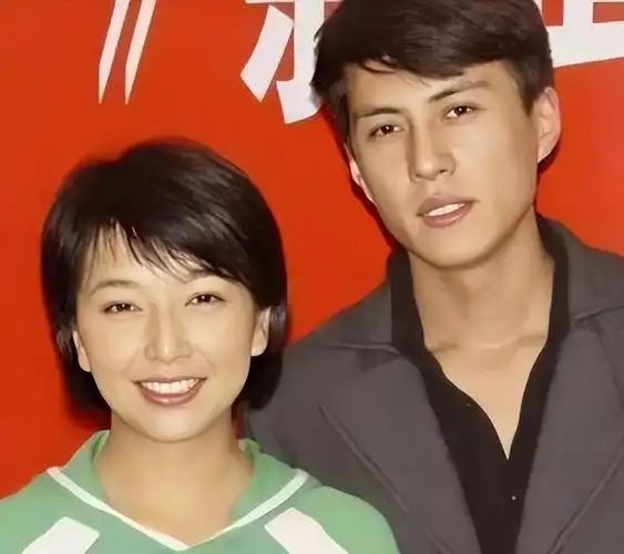 靳东江珊分手12年后他娶二婚妻子她嫁二婚丈夫两人各自安好