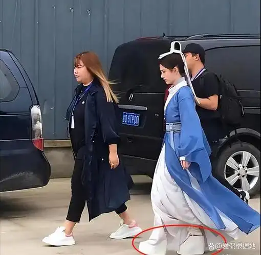 假发,假臀,假肩?大半个娱乐圈"从头假到脚",还有什么是真的