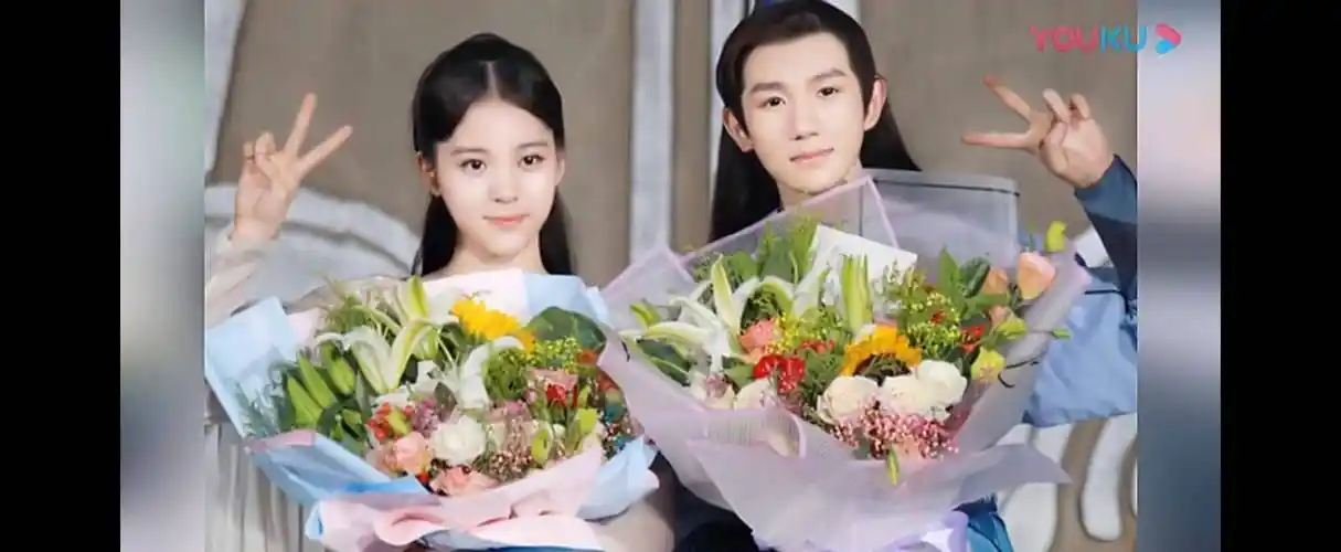 欧阳娜娜否认恋情,和王源只是纯兄弟,王源对此有何回应_音乐_友谊