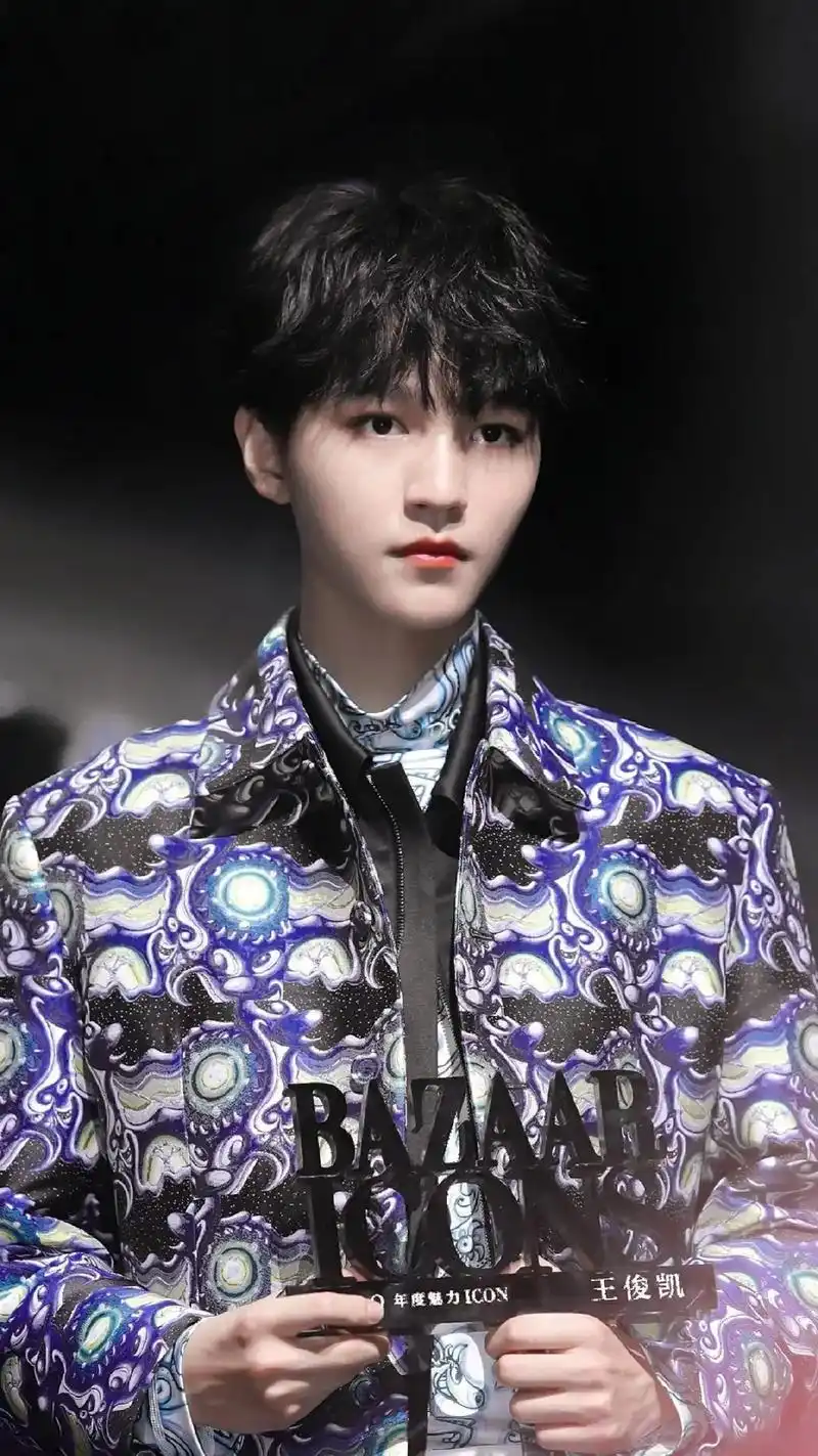 这张脸好精致啊#王俊凯 #少年总是发着光 #王俊凯让人心动的 - 抖音