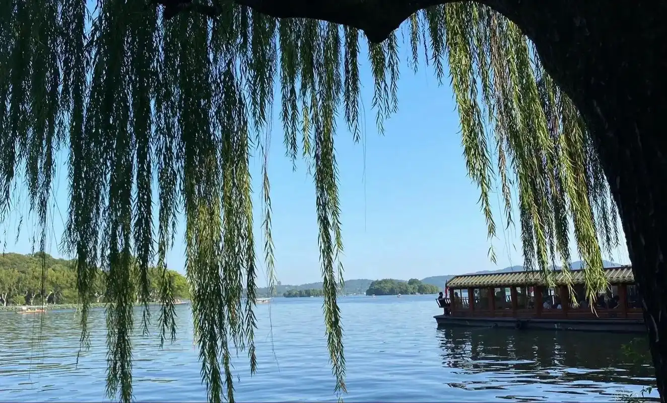 江南水乡美如画 上有天堂,下有苏杭,"带少年,用脚去