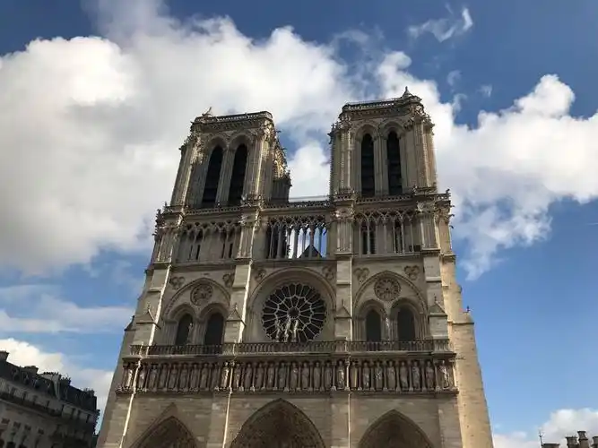 巴黎圣母院