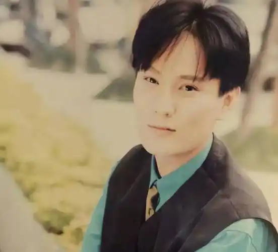 唱歌只是副业?"情歌王子"张信哲,低估你了_音乐_歌曲_李宗盛