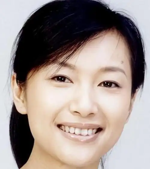 徐静蕾怀孕了?晒宅家照片衣着宽松有孕味