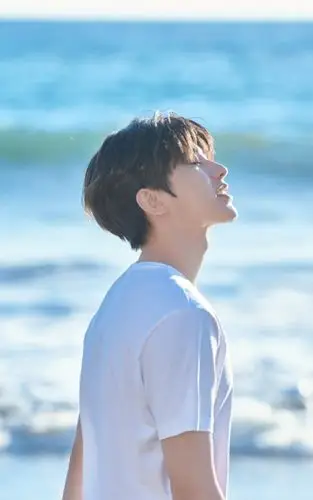 蔡徐坤唯美帅气海报写真