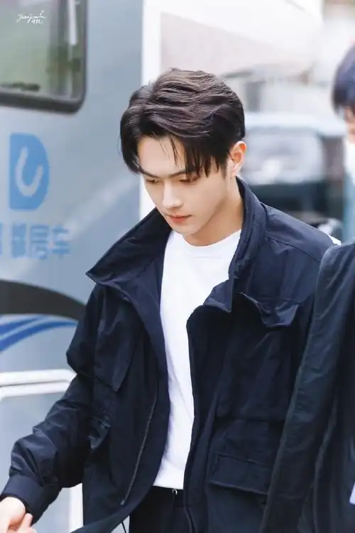 许凯唱rap##许凯 你微笑时很美