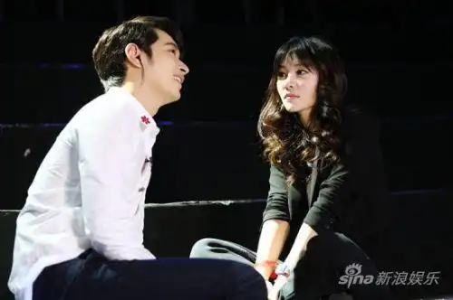 柳岩2pm黄灿盛水下拥吻破尺度 王阳明告白张俪