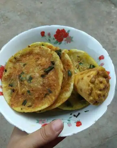 婆婆自制的湖南永州特色小吃油炸萝卜丝粑粑