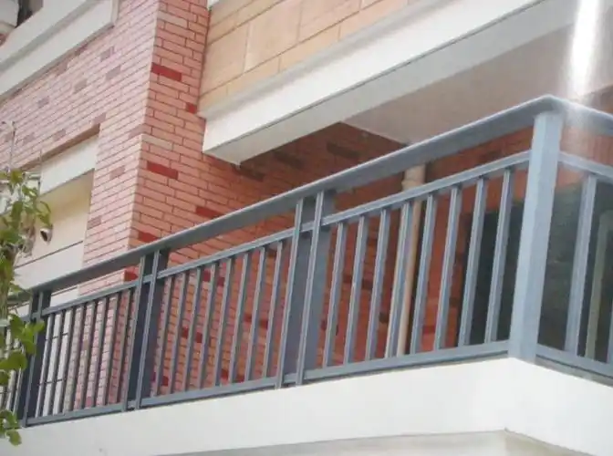 3款阳台护栏装修效果图给你2020年会流行的款式
