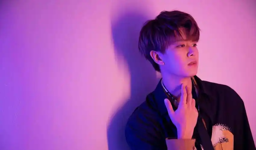 任嘉伦只有侧颜才能让你有自信吧