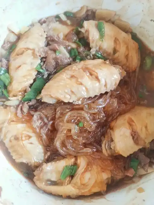 肉沫粉丝鸡翅煲西红柿蛋青菜汤