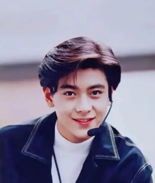 2月28日,林志颖,发文庆祝自己出道32周年!