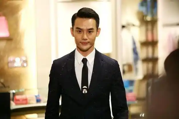 陈道明说对了,不演戏就"消失"的王凯,已经走上了另一条大道