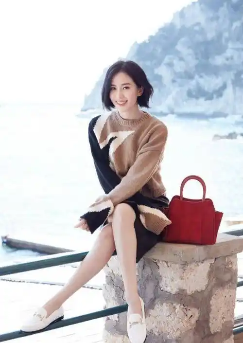 还是最喜欢刘诗诗的短发造型,特别是这款波波头,宋茜也爱得不行_位置