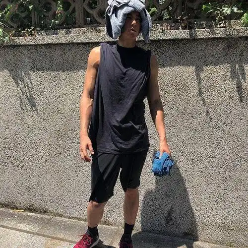 彭于晏超有戏,凭两只脚丫吸引7万多赞,网民:这世界怎么了?